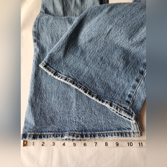 Levis 70's High Flare Medium Wash Jeans Size 28 - Picture 8 of 8